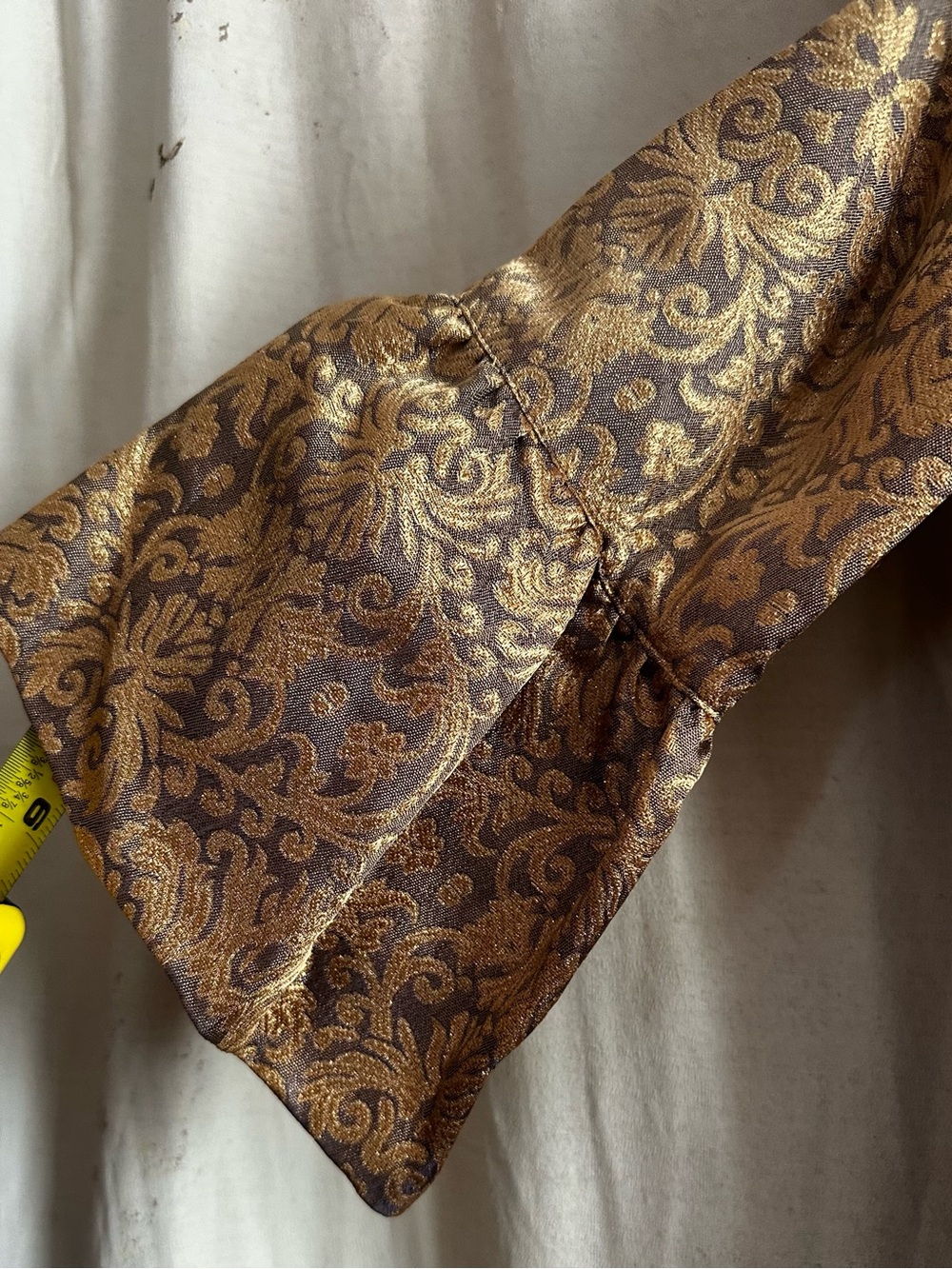 Donna Morgan Gold Metallic Brocade Shift Dress with Flared Sleeves Size 10/US - Picture 10 of 10